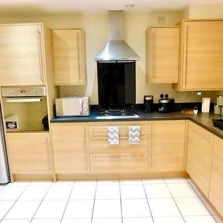 Amila House Manchester, Modern, Spacious, Sleeps 9 With Parking Exterior foto