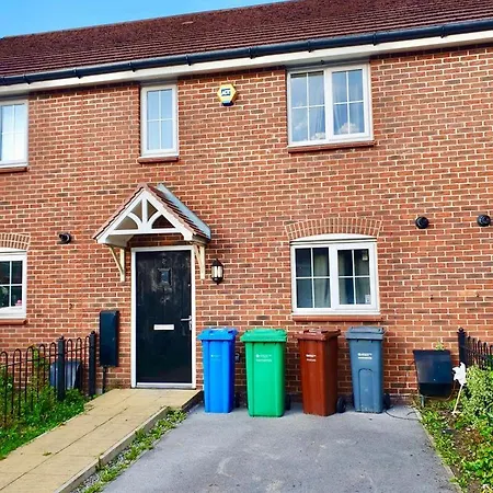 Amila House Manchester, Modern, Spacious, Sleeps 9 With Parking Exterior foto